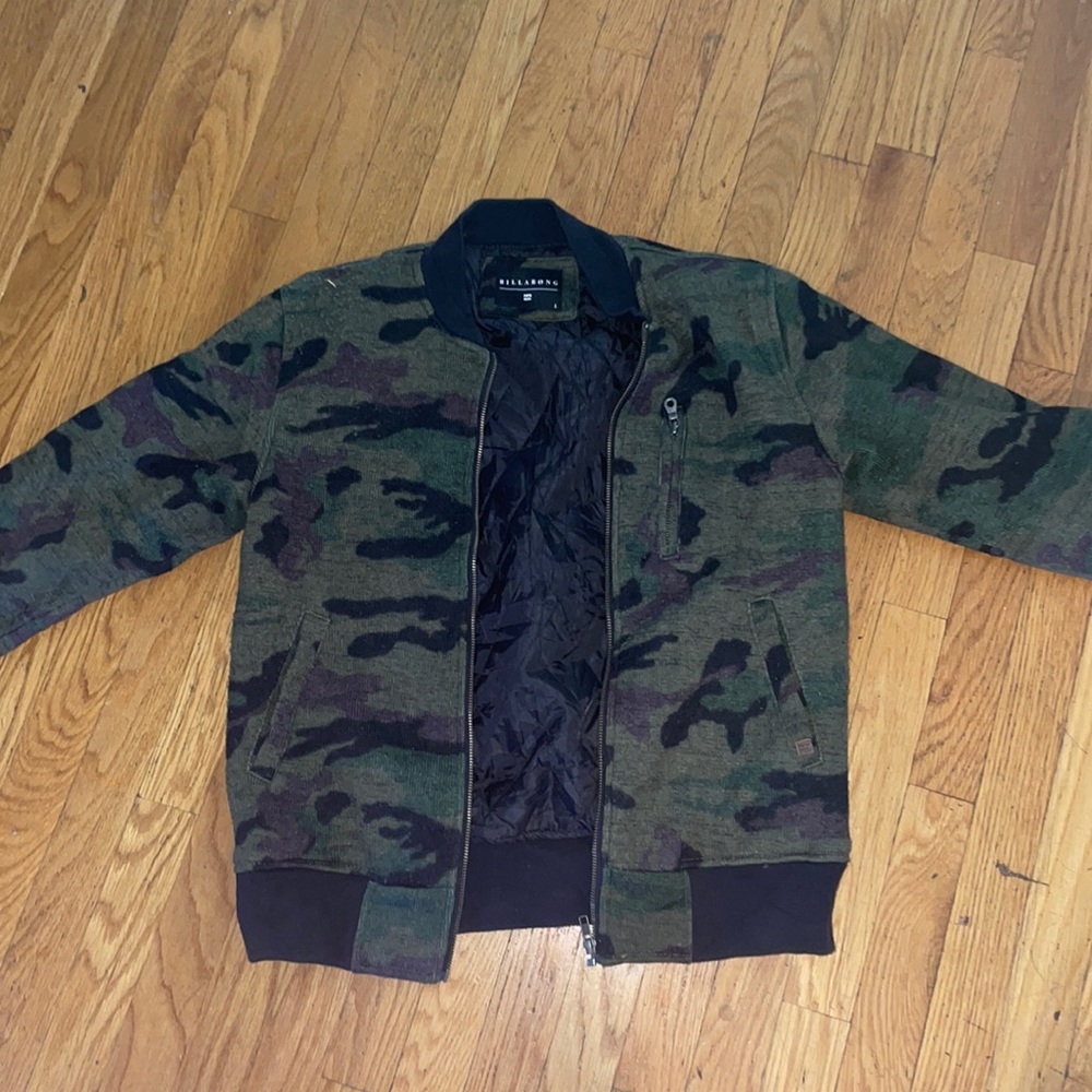 Billabong Coat Lightly Used, Fits Smaller
